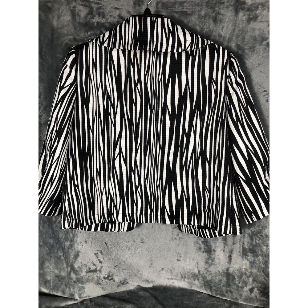 Trevan Blazer Jacket Women’s Size 8 3/4 Length Sleeve Animal Print - Picture 15 of 16